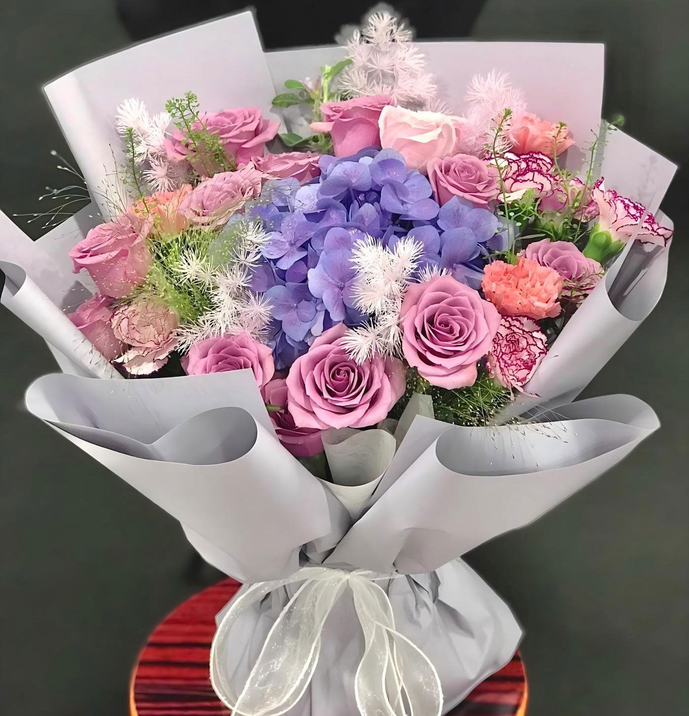 紫色繡球紫玫瑰花束