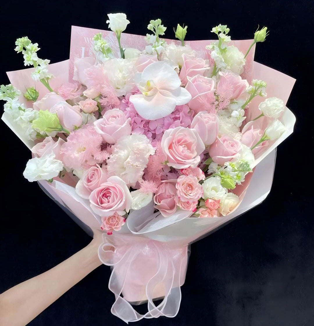 懷裏的溫柔花束