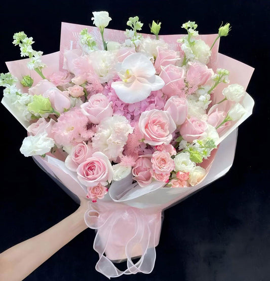 懷裏的溫柔花束