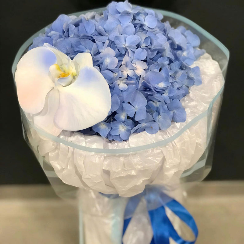 清雅藍色繡球花束